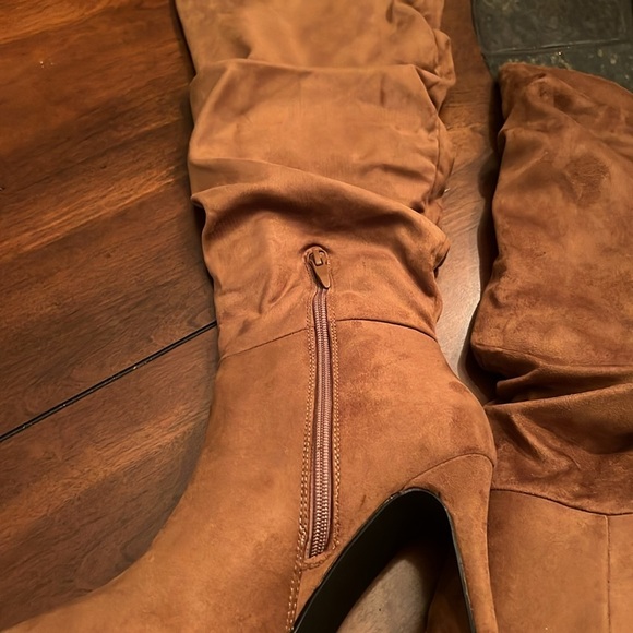 Faux suede boots - Picture 6 of 9